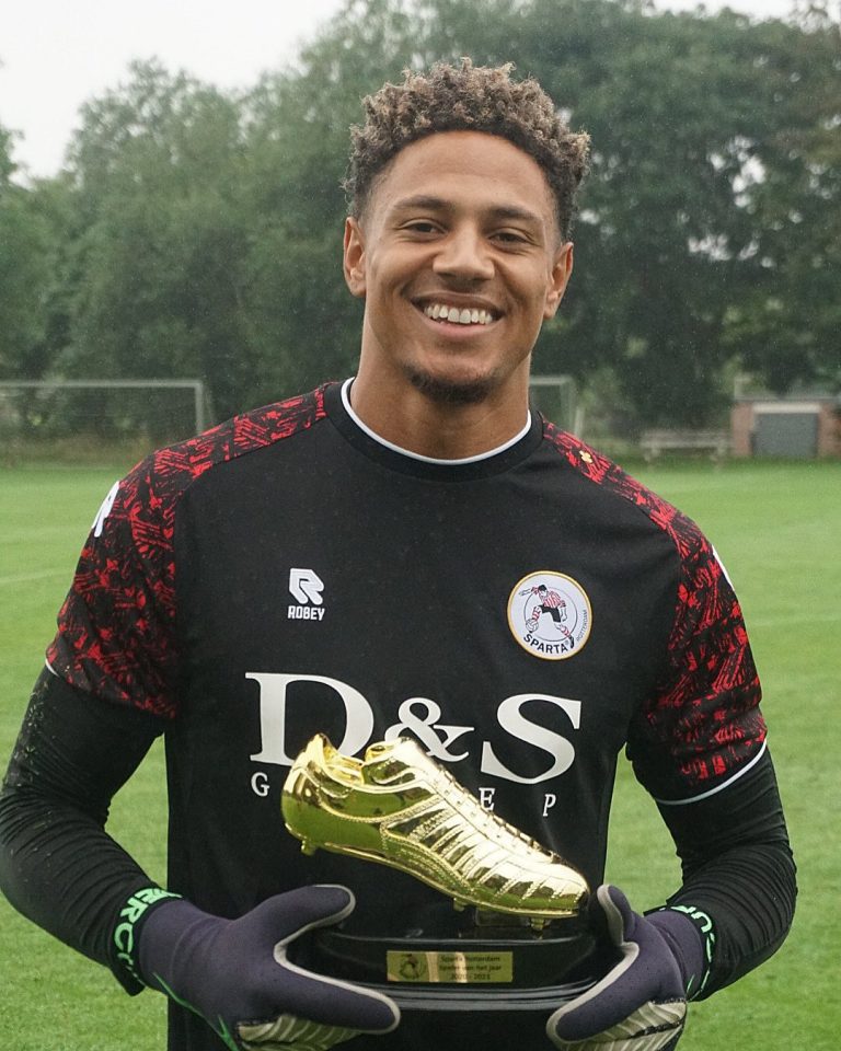 AZ Alkmaar Step Up Plans To Sign Super Eagles Goalkeeper Maduka Okoye