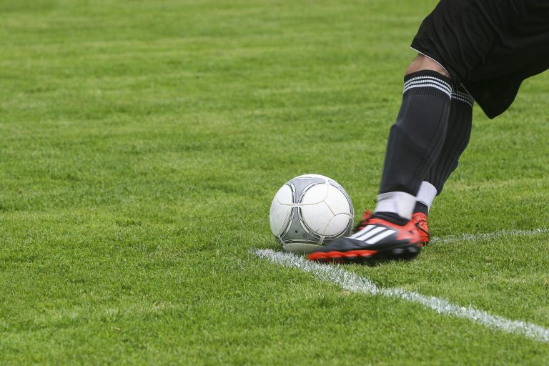 How Nigerians Can Bet on Football: A Guide to Safe and Convenient Betting