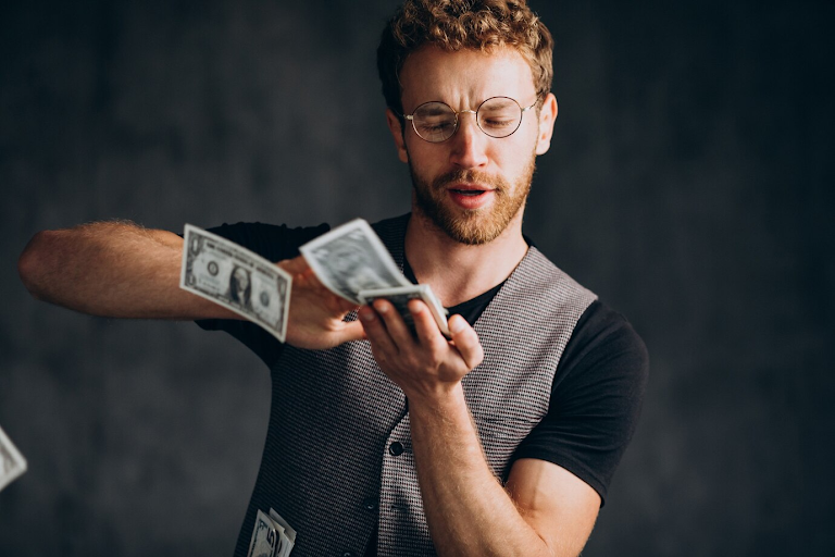 The Masters of Betting: Famous Professionals Who Made a Fortune